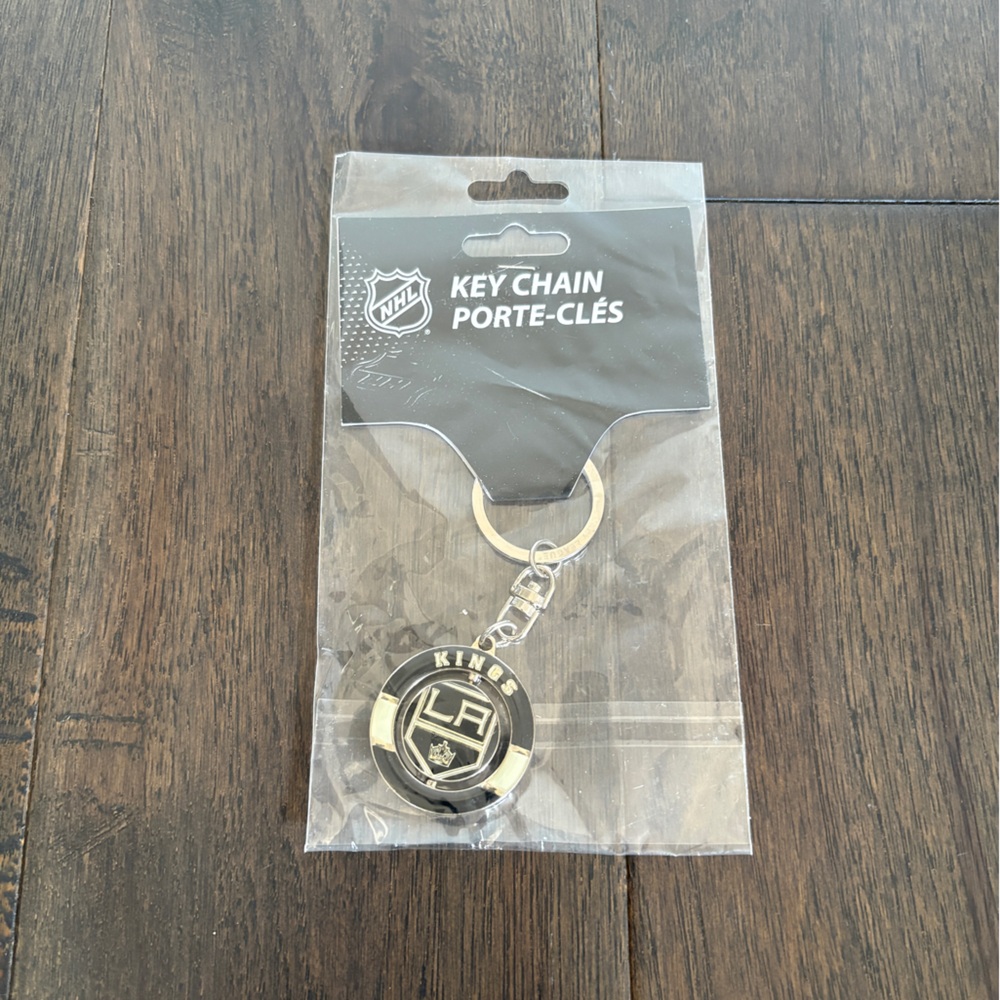 NHL Los Angeles Kings Black and Gold Keychain